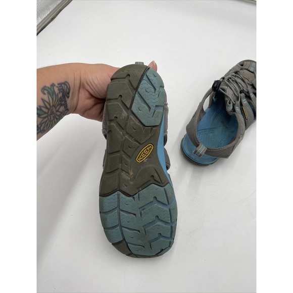 Keen Womens Sandals Size 8 Grey Blue Canvas Toggle Waterproof Hiking Fisherman - Picture 5 of 7